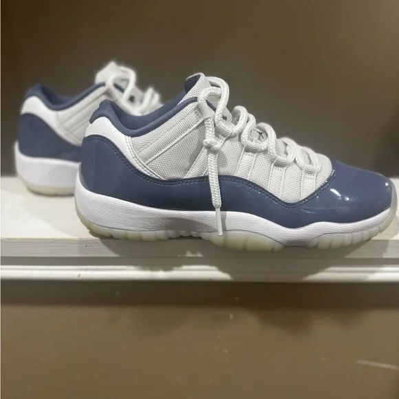 Air Jordan 11 Retro Low - Picture 6 of 8